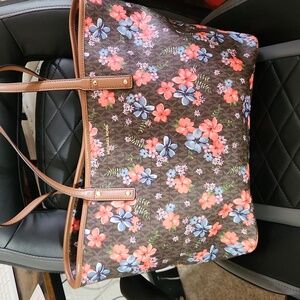Michael Kors JetSet Tote